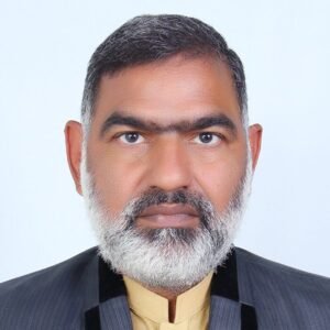 Portrait of Rapid Auto Services Operations Manager giving testimonial about Gulf Way Oil Trading's lubricant quality and service